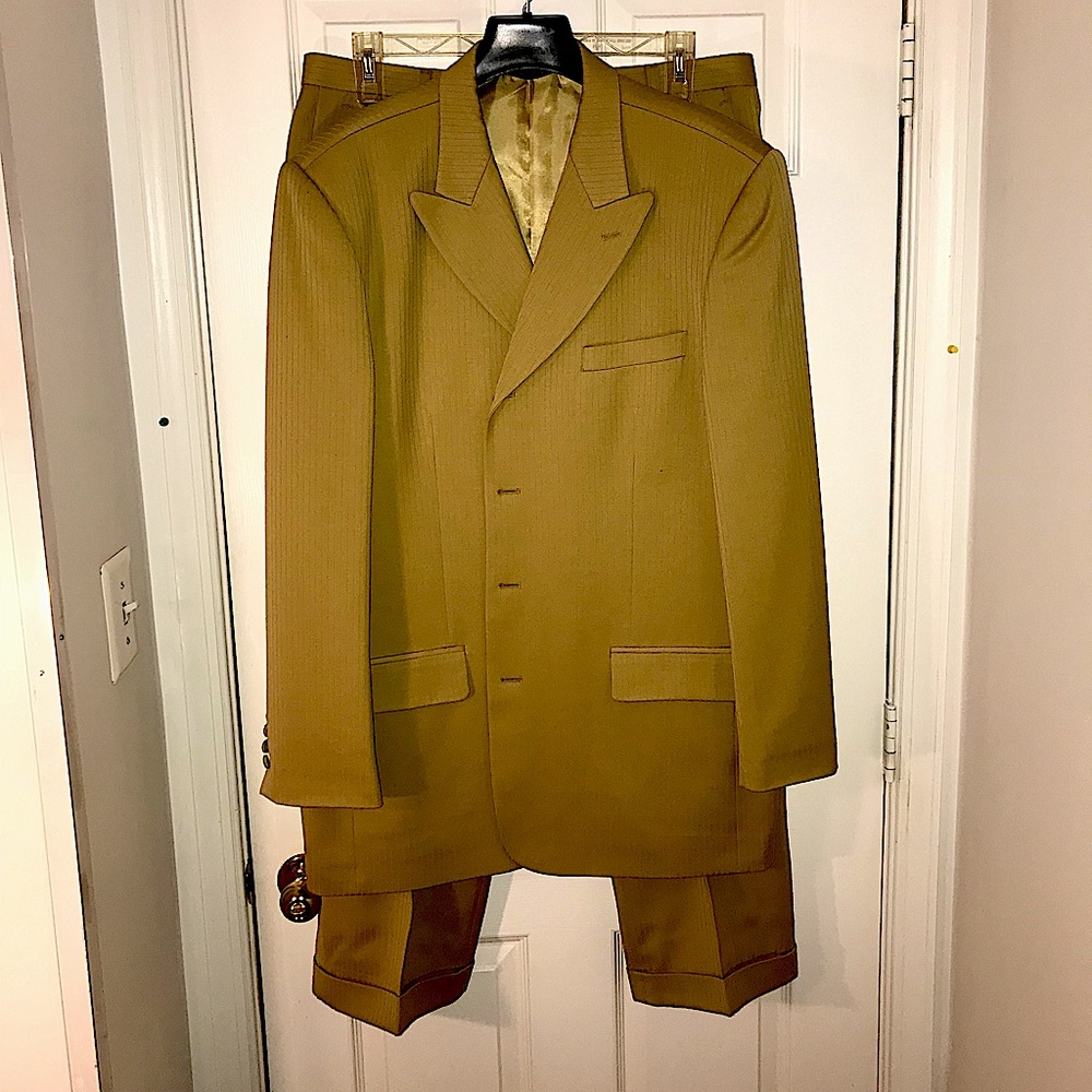 Men’s suit